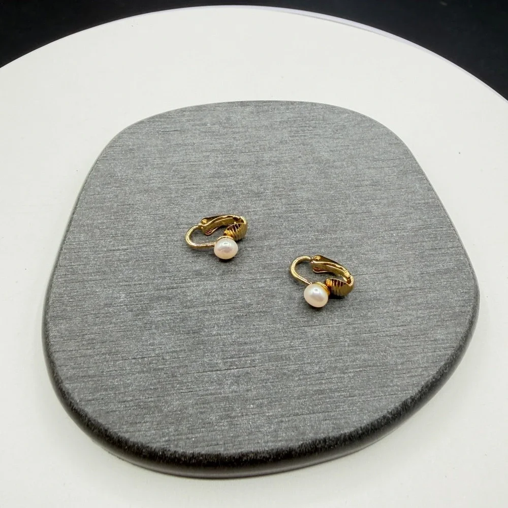 Gold Tone Faux Pearl Clip On Earrings Ribbed Shell Classic Costume Jewelry Pair